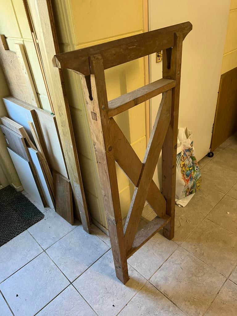 Oude antieke? schraag, zaagbok of werkbok, Ophalen, Zo goed als nieuw