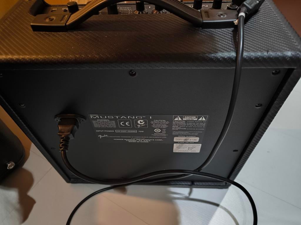 Fender Mustang I versterker met effecten, Ophalen