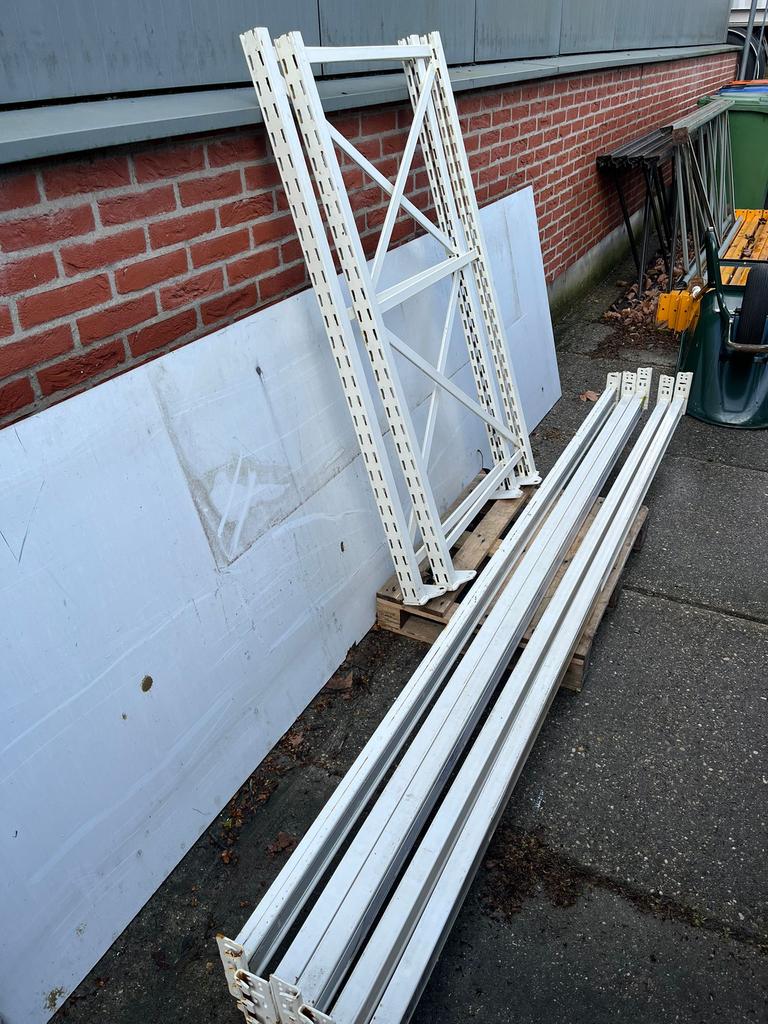 Stelling met 4 Liggers, Ophalen