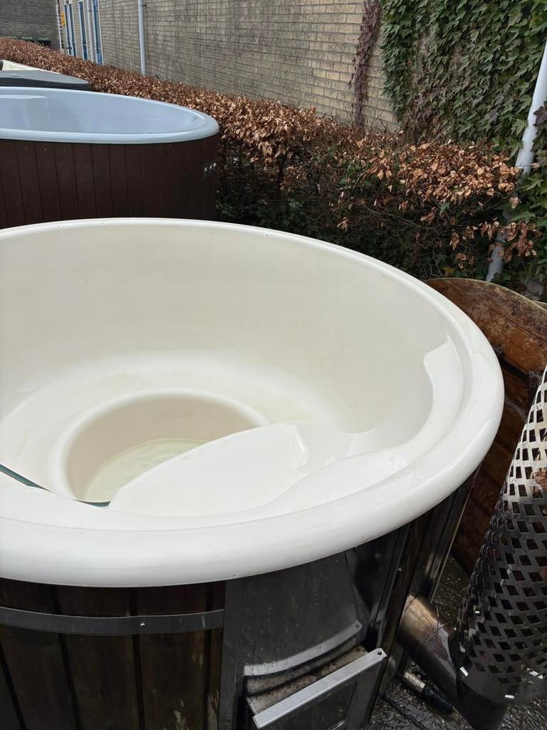 Nette hottub houtgestookt gebruikt, Ophalen, 7921AE, Fast Fair b.v., Zo goed als nieuw