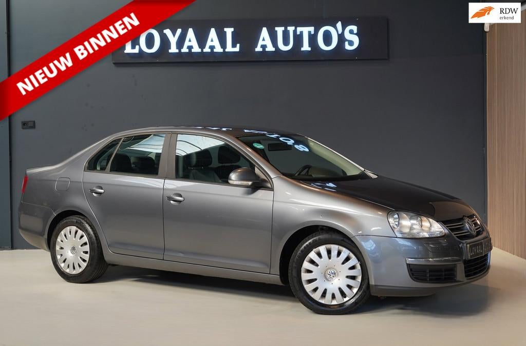 Volkswagen Jetta 1.6 Trendline | AIRCO | ELEK.RAMEN | NAP |, Voorwielaandrijving, Gebruikt, 4 cilinders, Leder en Stof