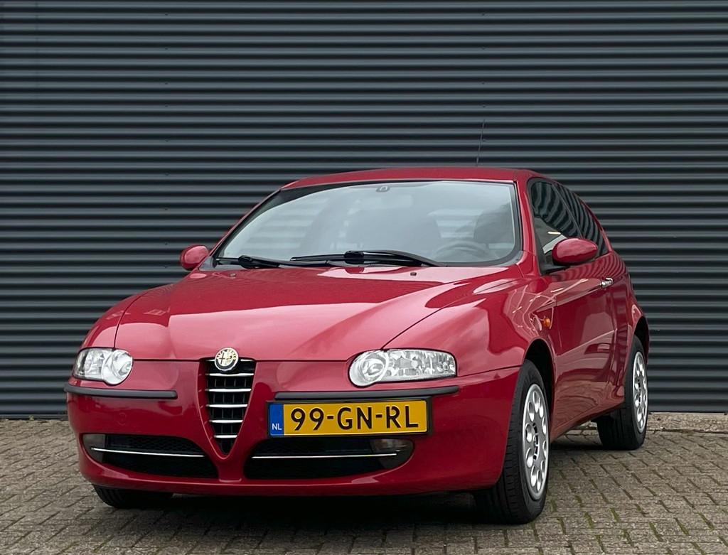Alfa Romeo Alfa-147 1.6 T.SPARK 16V 105PK, Origineel Nederlands, Bedrijf, Handgeschakeld, 12 km/l