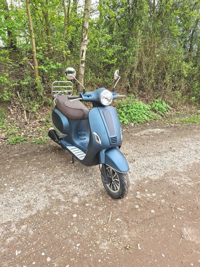 Te koop bromscooter GTS Toscana groen goed onderhouden, Fietsen en Brommers, Scooters | Overige merken, Ophalen, Benzine