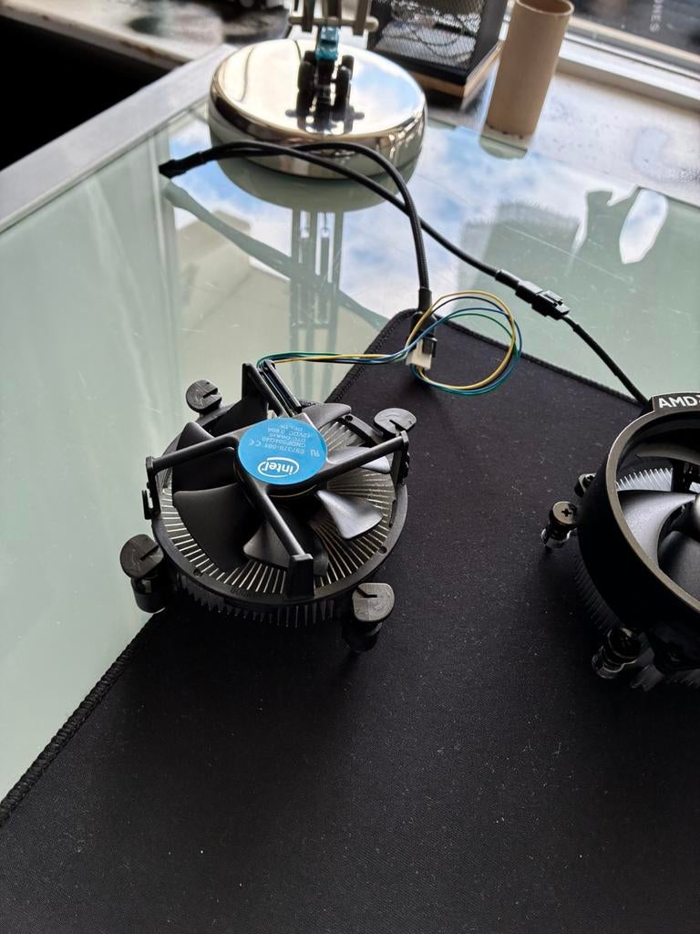 Intel cooler koeler, Computers en Software, Computerkoelers, Ophalen of Verzenden, Zo goed als nieuw, Luchtkoeling