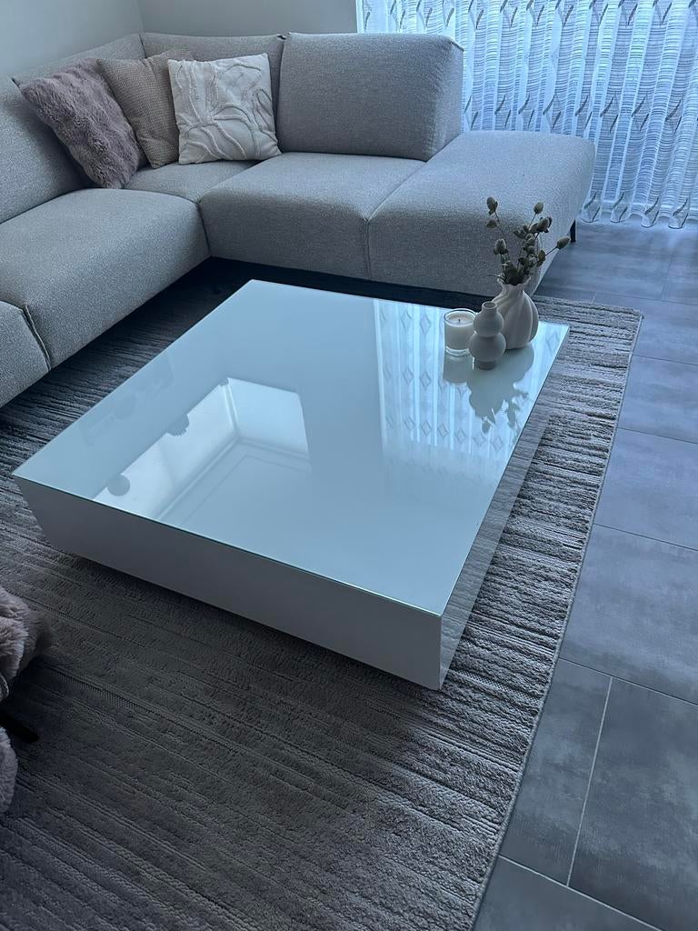 Moderne hoogglans salontafel + bijzettafel met glasplaat, Huis en Inrichting, Tafels | Salontafels, Ophalen, Gebruikt, 100 tot 150 cm