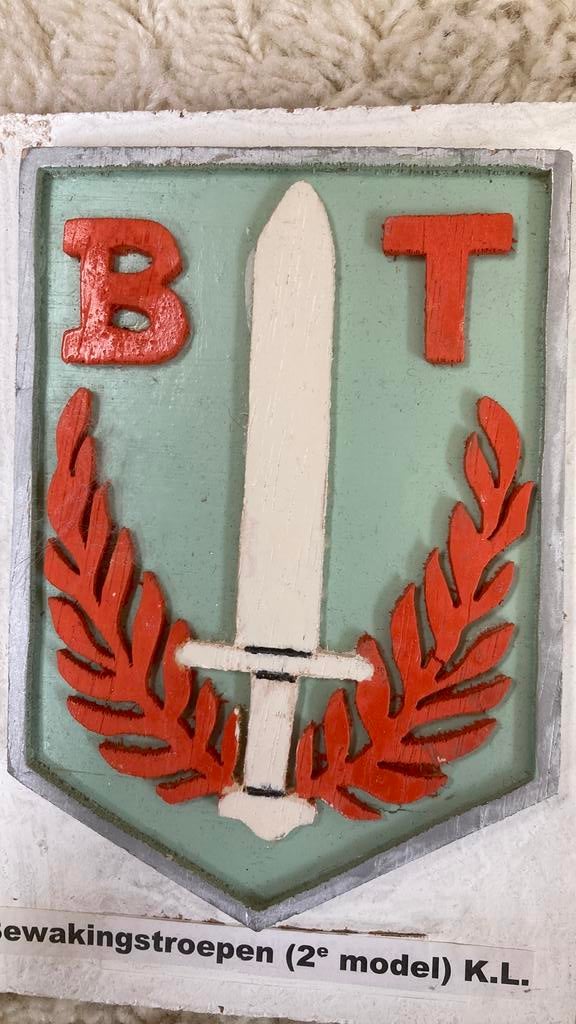 KNIL/KL Bewakingstroepen 2e model, Ophalen of Verzenden, Landmacht, Nederland, Embleem of Badge