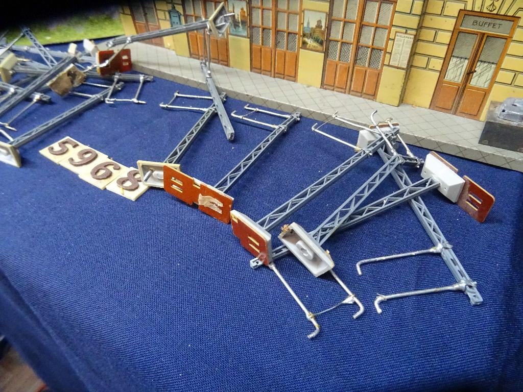 5968A=Bovenleiding masten en draden, eigen creatie.303, Overige merken, Gebruikt, Gelijkstroom, Wagon