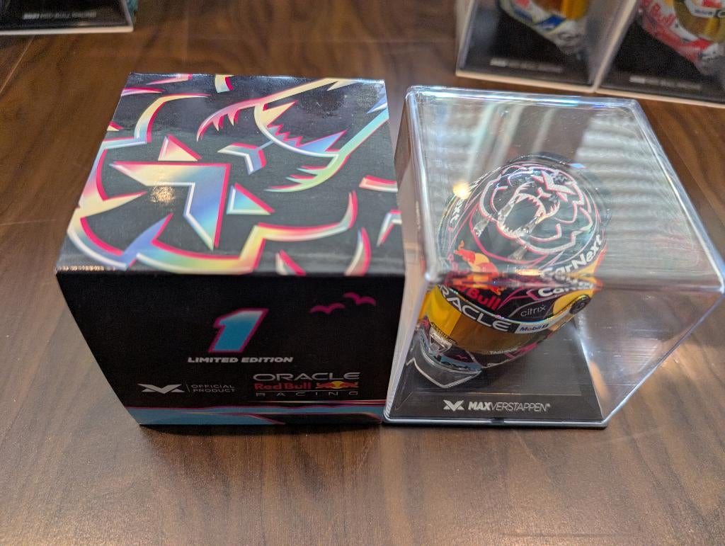 Max Verstappen helm Miami 2022 1:4, Ophalen of Verzenden, Zo goed als nieuw, Formule 1