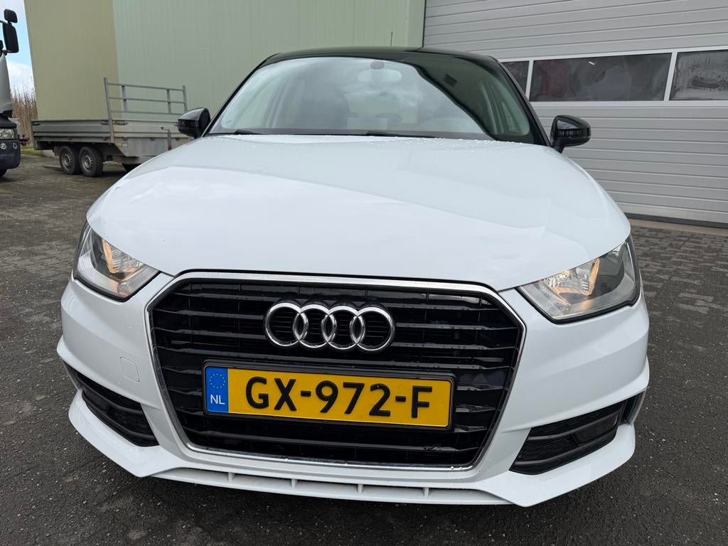 Audi A1 1.0 Tfsi 70KW SB S line '15 Leder Automaat Nav, Auto's, Audi, A1, Particulier, Onderhoudsboekje, 1065 kg