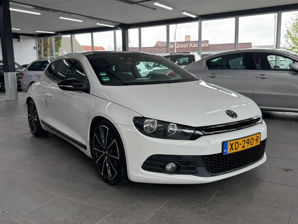 Volkswagen Scirocco 1.4 TSI panoramadak half leer airco elek, Auto's, Voorwielaandrijving, Euro 5, 15 km/l, Gebruikt