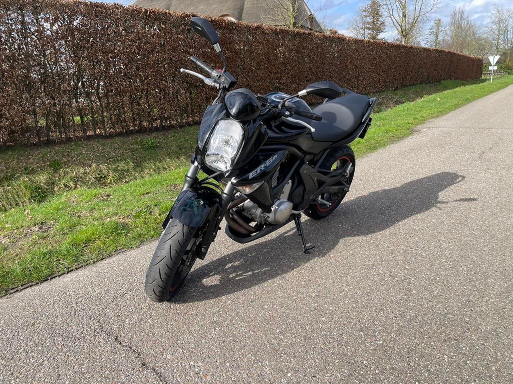 Kawasaki ER6N - 26.xxx km - Volledige beurt/nieuwe voorband!