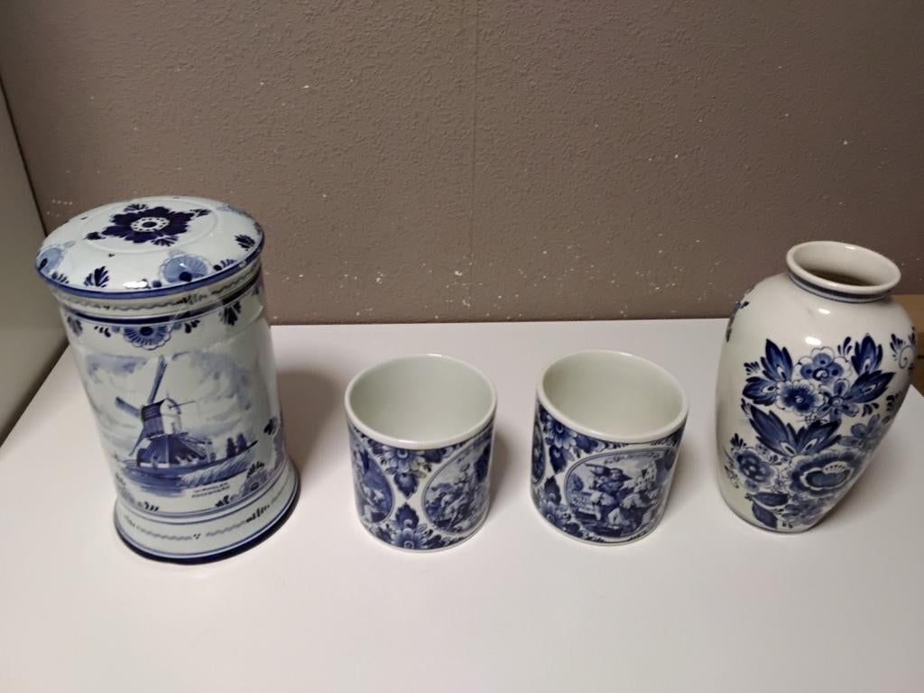 Delfts Blauw Collectie: Vaas, Pot en Bekers, Ophalen
