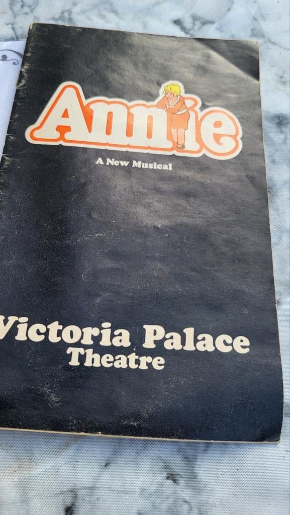 Annie Program!Victoria Palace Theater  in London July 1978, Twee personen, Juli