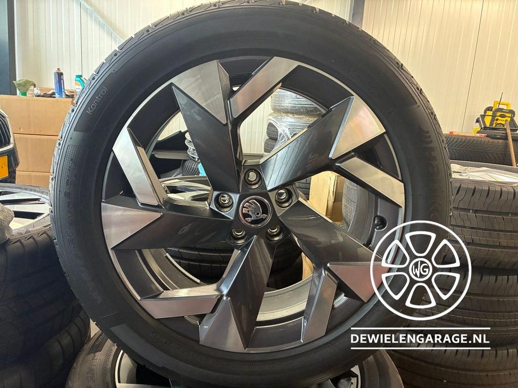 19 inch Skoda Kodiaq TIRSULI Origineel NIEUW Sportline 5x112, 19 inch, -, -, Banden en Velgen