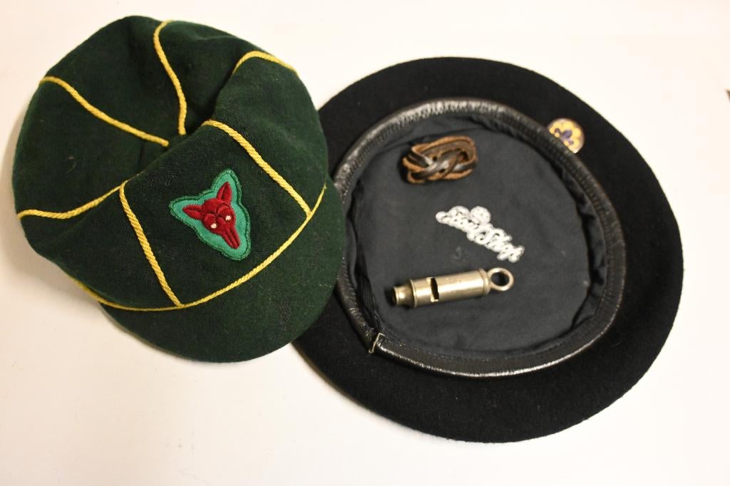 scouting lot baret pet leren sjaal knoop padvinder fluit, Ophalen of Verzenden, Gebruikt, Pet, Hoed of Sjaal