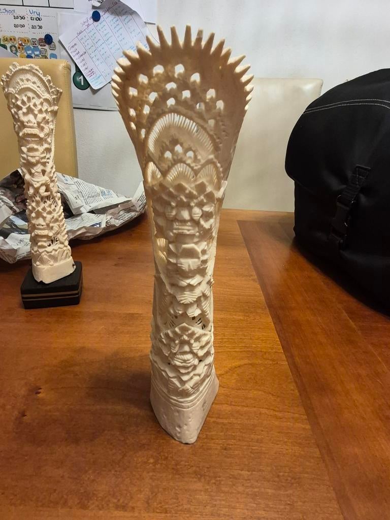 2 handgesneden Balinese been sculpturen, Antiek en Kunst, Ophalen of Verzenden