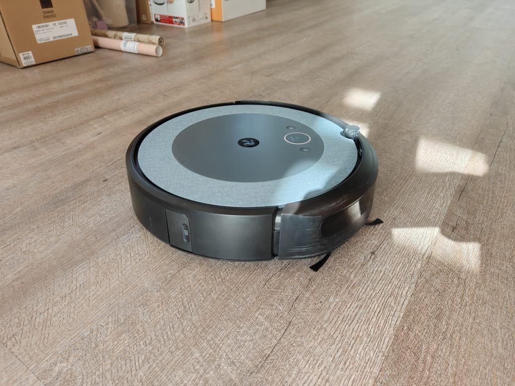 Roomba i5+ met Clean Base + extra’s, Ophalen of Verzenden, Gebruikt, Stofzak, Robotstofzuiger