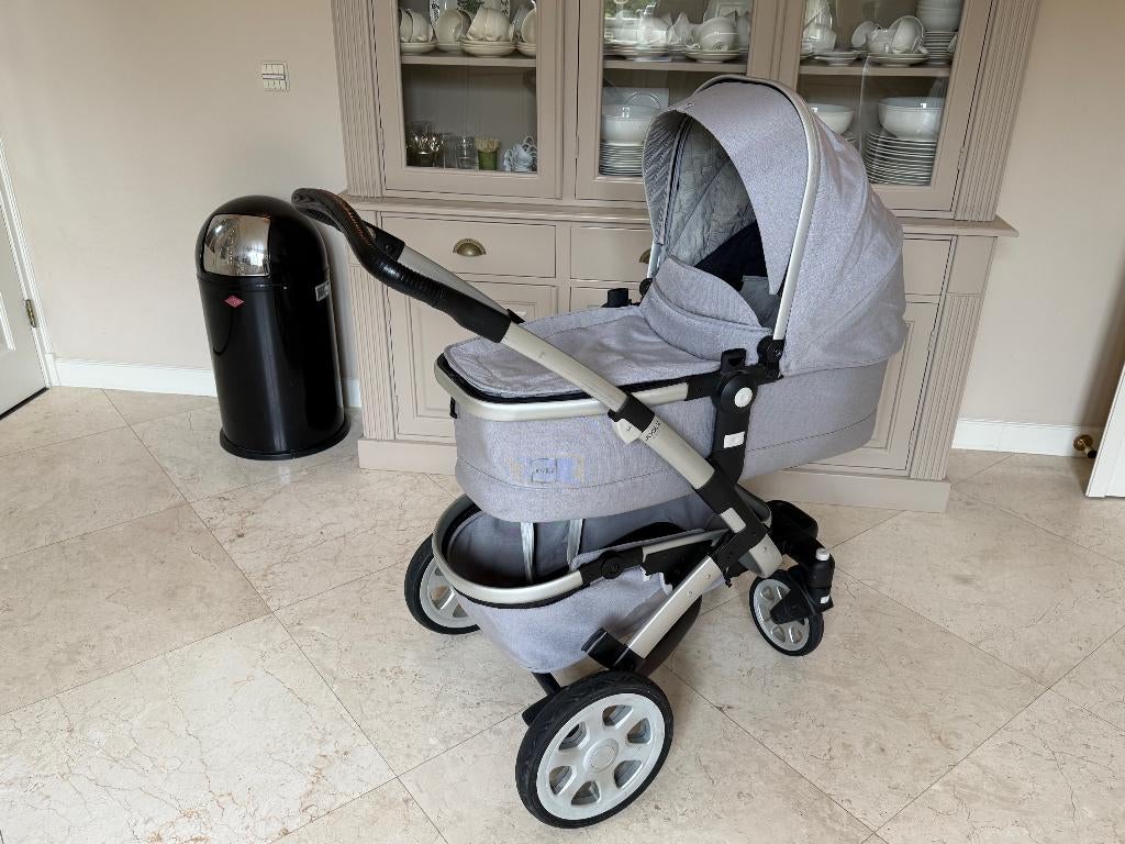 Joolz Geo 2 kinderwagen z.g.a.n., Zo goed als nieuw, Combiwagen, Verstelbare duwstang, Ophalen