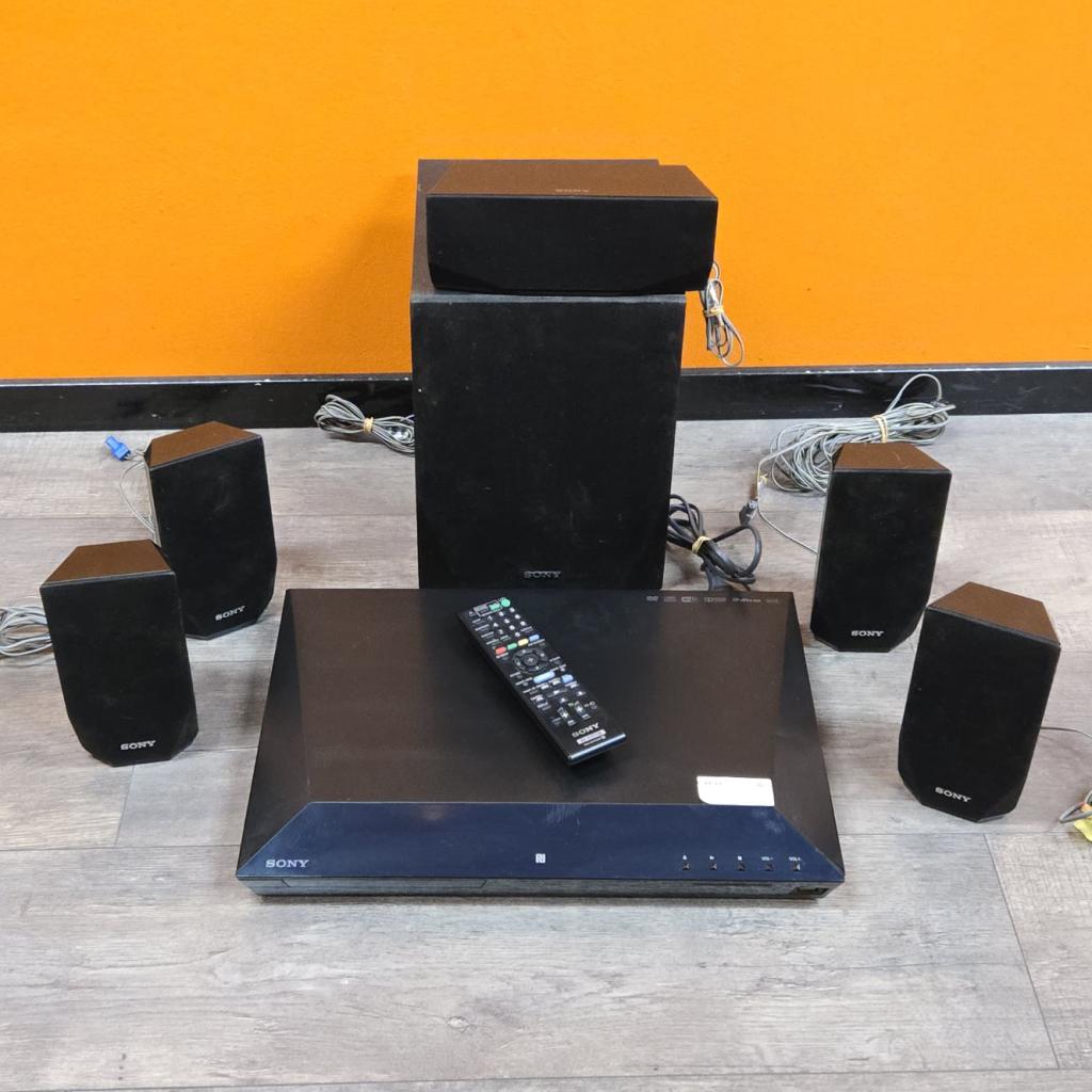 Sony BDV-E2100 5.1 Home Cinema set, Sony, Zo goed als nieuw, Support@sony.com, 1-7-1 Konan, Minato-ku
Tokyo 108-0075
Japan