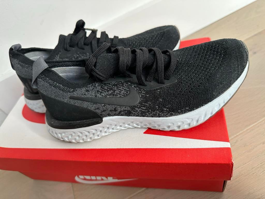 Nike Epic React sneakers - Maat 37.5 (23,5 cm), Zwart, Ophalen of Verzenden, Sneakers of Gympen, Zo goed als nieuw