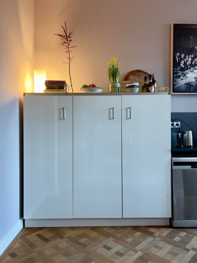 Drie witte Keller keukenkasten, Ophalen, Gebruikt, Wit, 50 tot 100 cm