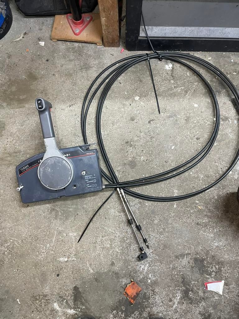 Yamaha 703 afstandsbediening met bedieningskabels, Ophalen of Verzenden, Zo goed als nieuw, Motor en Techniek