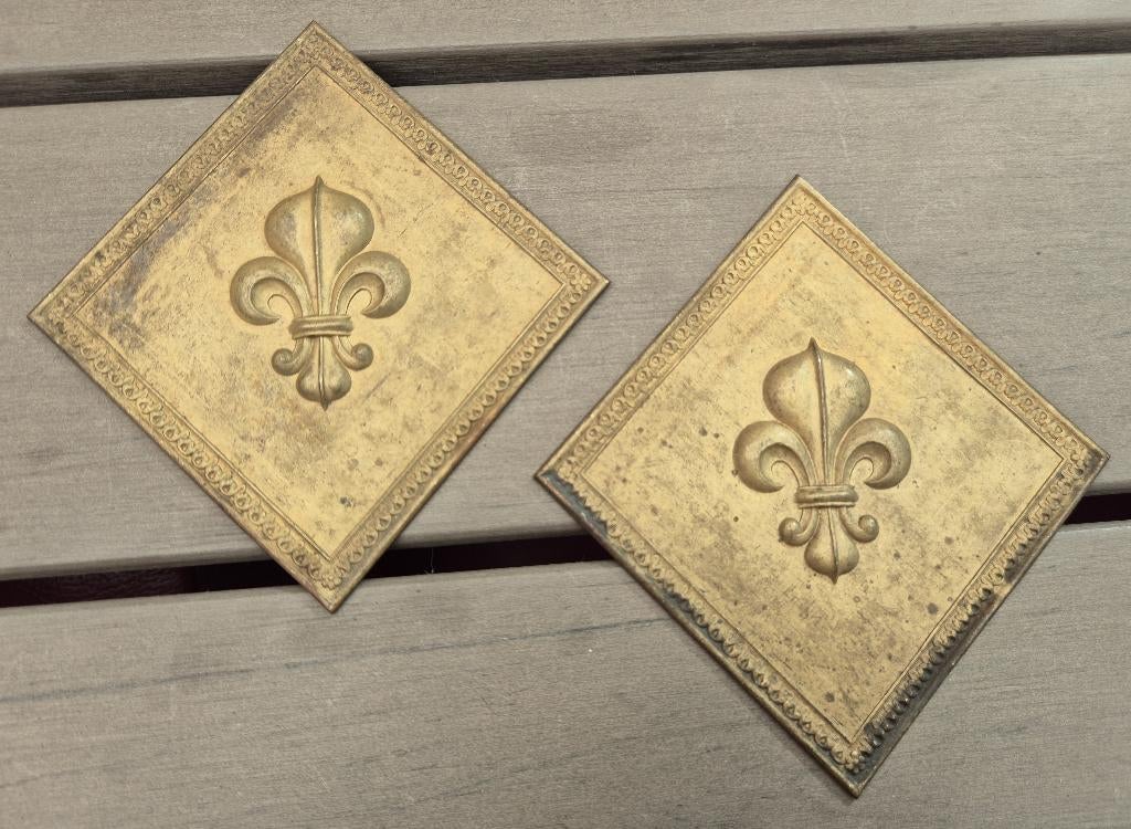 Shako plates Royal Volunteers Model 1815 Restoration period., Ophalen of Verzenden, Overige soorten, Overige gebieden, Embleem of Badge