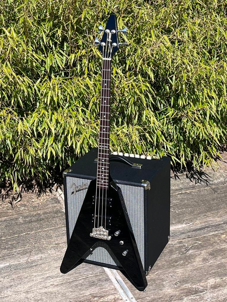 Greco GVB-90 Flying V Bass (2002) FujiGen Neck-Through Mint, Ophalen, Zo goed als nieuw, Elektrisch
