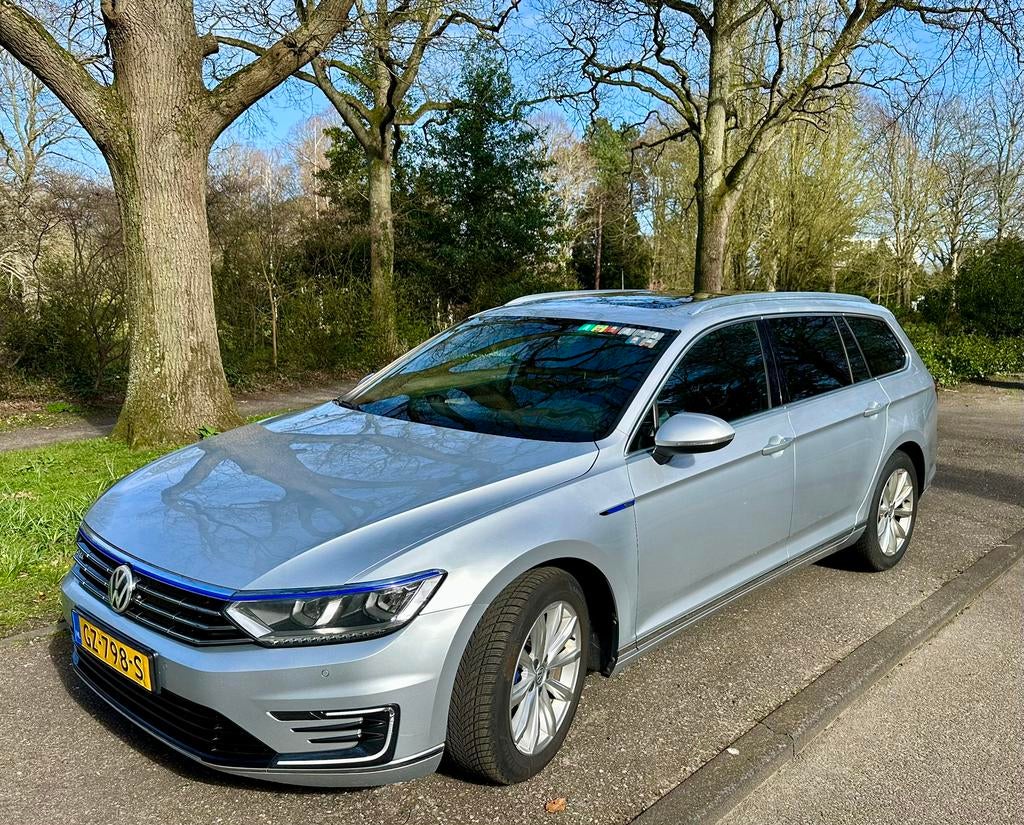 Passat Variant GTE Highline 2015 | Pano + ACC + 2xBanden, 1600 kg, 93 €/maand, Zilver of Grijs, Te koop