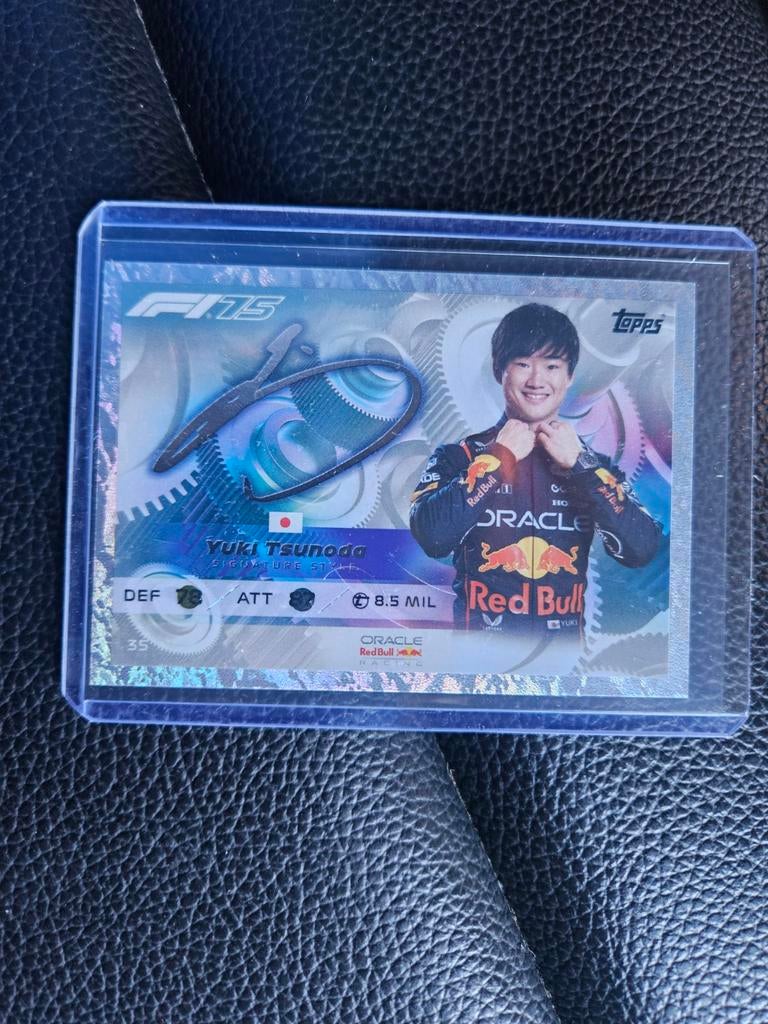 35 yuki tsunoda topps turbo attax f1 2025 signature style, Ophalen of Verzenden, Nieuw, Plaatje