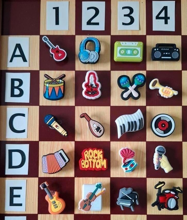 16 : Muziek & Instrumenten Schoenbedels Pins voor de Crocs, Verzamelen, Ophalen of Verzenden, Zo goed als nieuw, Overige onderwerpen