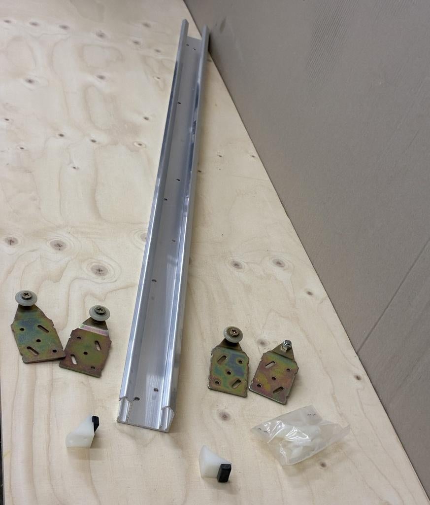 Henderson W12/EU schuifdeurbeslag 2 sets 45 kilo belastbaar, Ophalen of Verzenden, Nieuw, 100 tot 250 mm