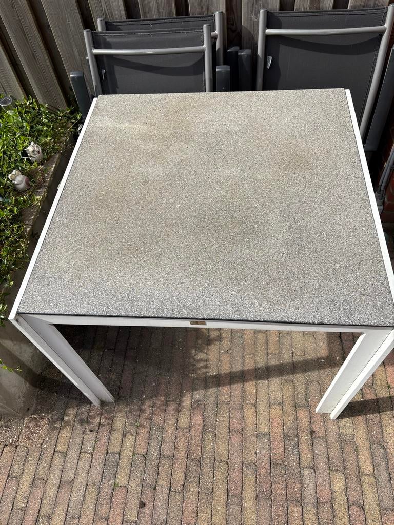 Balkon / tuintafel met granietlook blad, Tuin en Terras, Tuintafels, Gebruikt, Vierkant, Metaal, Ophalen