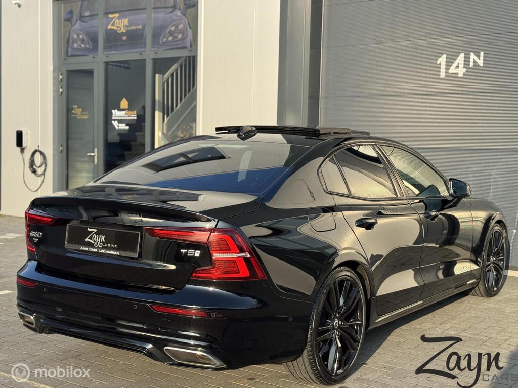 Volvo S60 2.0 T5 R-Design | Pano | H&K | BLIS | Keyless |, Auto's, Volvo, 15 km/l, Euro 6, 4 cilinders, 1969 cc