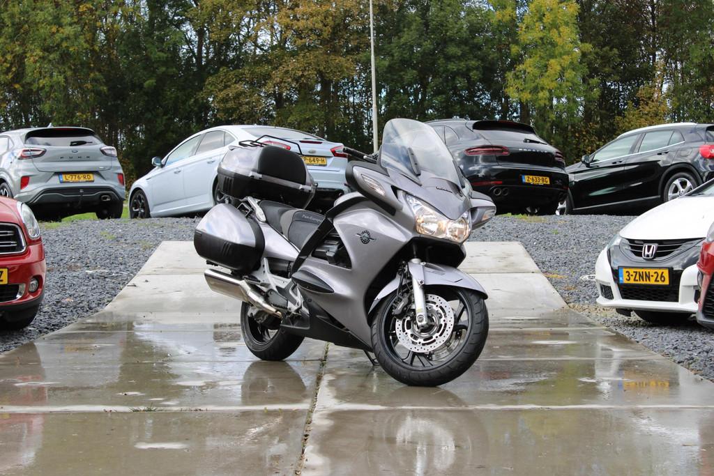 Honda ST 1300 Pan European ABS, Rivium Boulevard 222-11
2909 LK  Capelle aan den Ijssel, NL, Bedrijf, Honda Motor Europe Limited