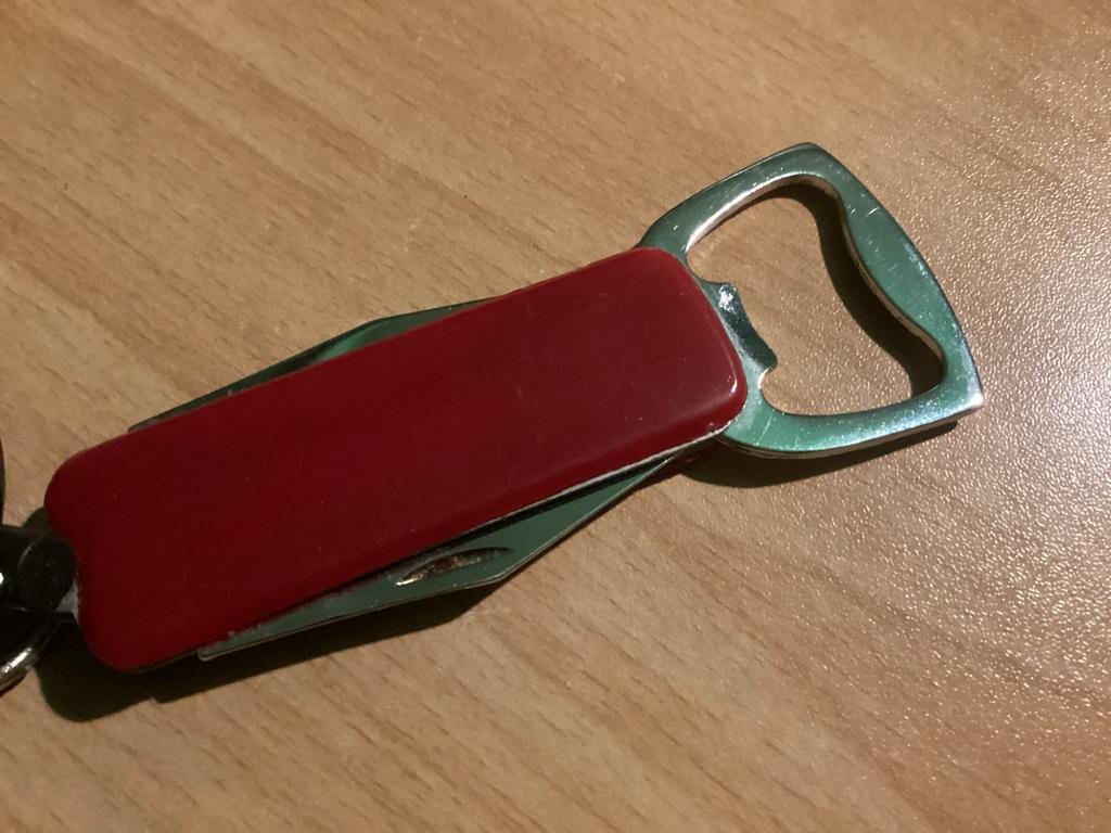 Vintage Zwitsers multifunctioneel zakmes, Caravans en Kamperen, Kampeergereedschap, Ophalen of Verzenden