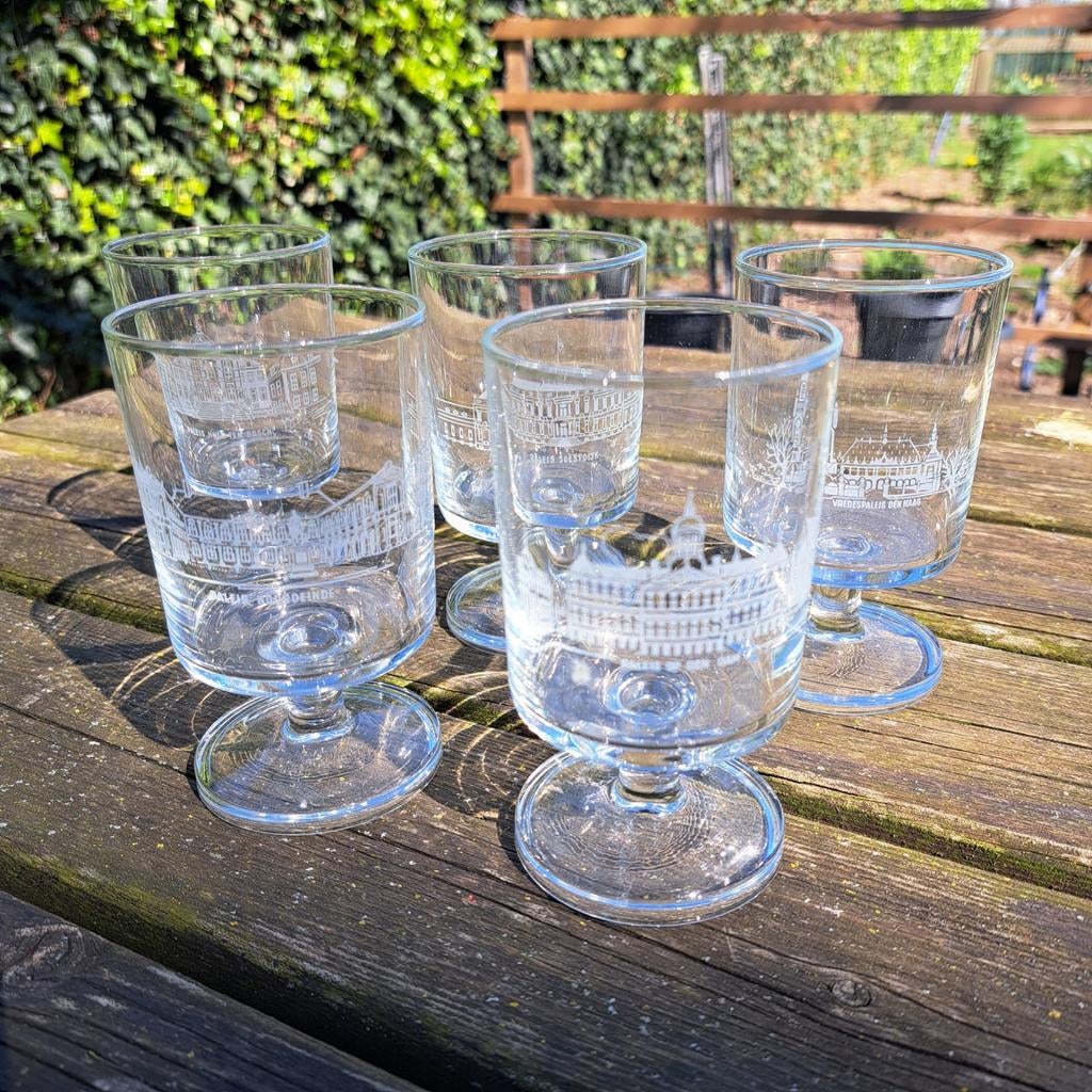 Set van 5 borrelglaasjes met Nederlandse paleizen, Antiek en Kunst, Antiek | Glas en Kristal, Ophalen