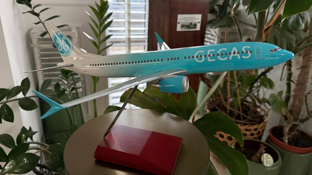 B737MAX GECAS schaal 1/100, Verzamelen, Luchtvaart en Vliegtuigspotten, Ophalen, Nieuw, Schaalmodel