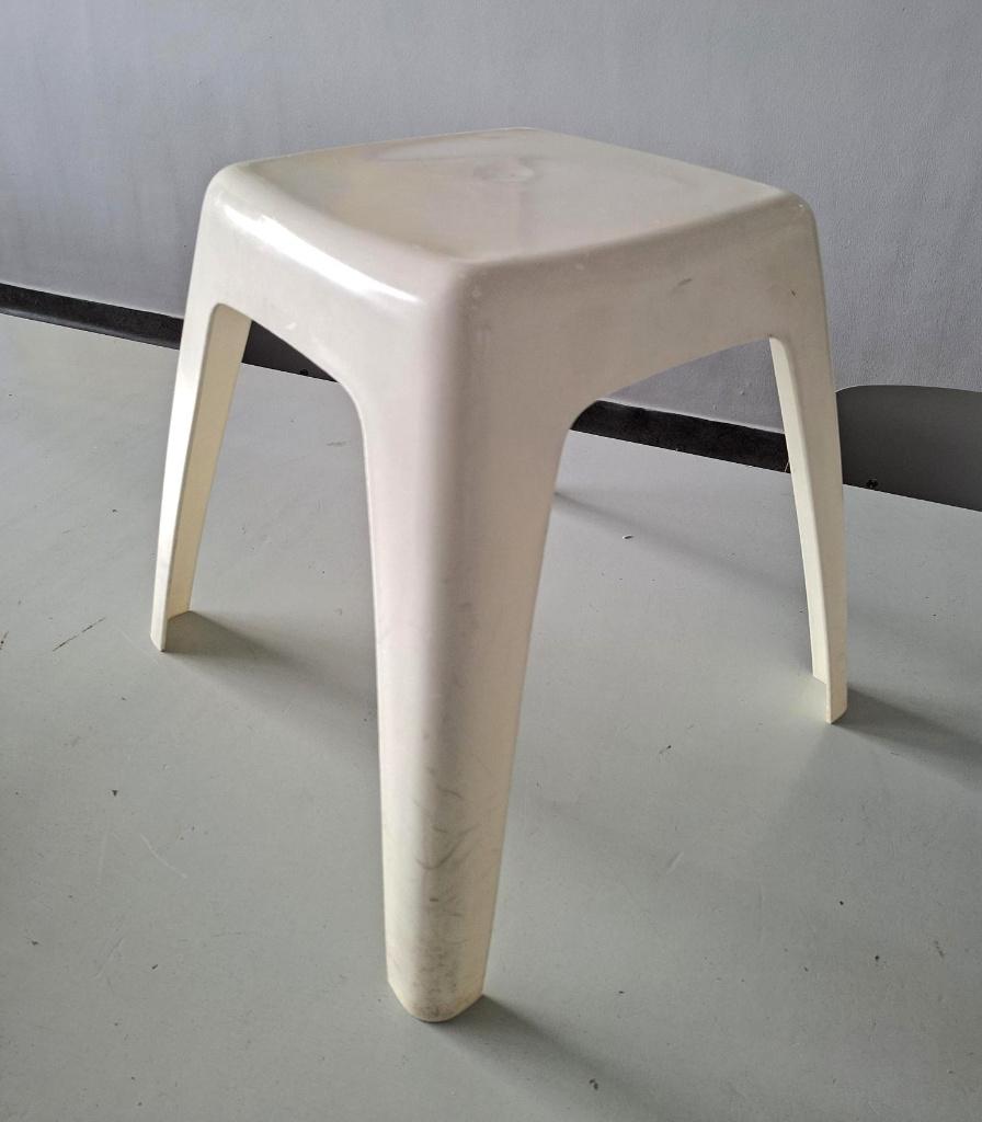 vintage space age kruk minimalist design jaren 70 retro, Huis en Inrichting, Krukjes, Ophalen of Verzenden, Zo goed als nieuw