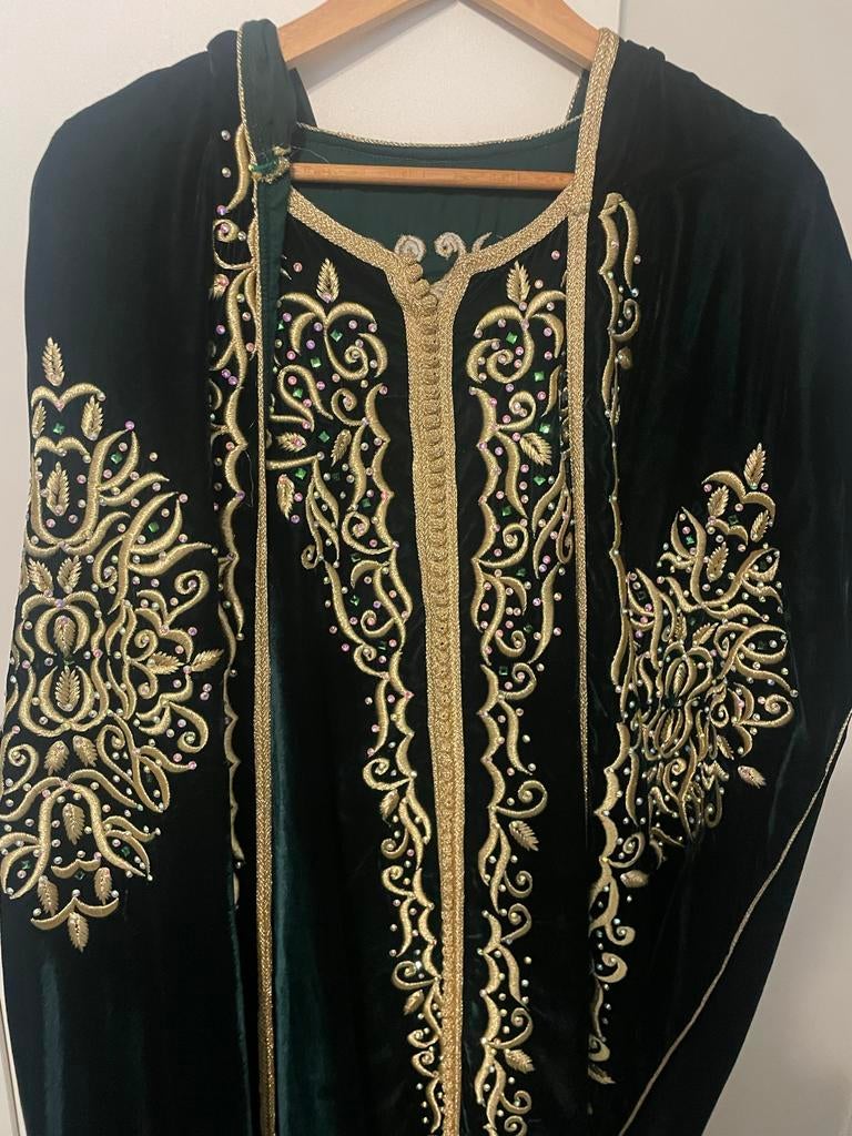 Marokkaanse fluwelen kaftan jurk met gouden borduursels, Maat 38/40 (M), Overige typen, Ophalen of Verzenden, Gedragen