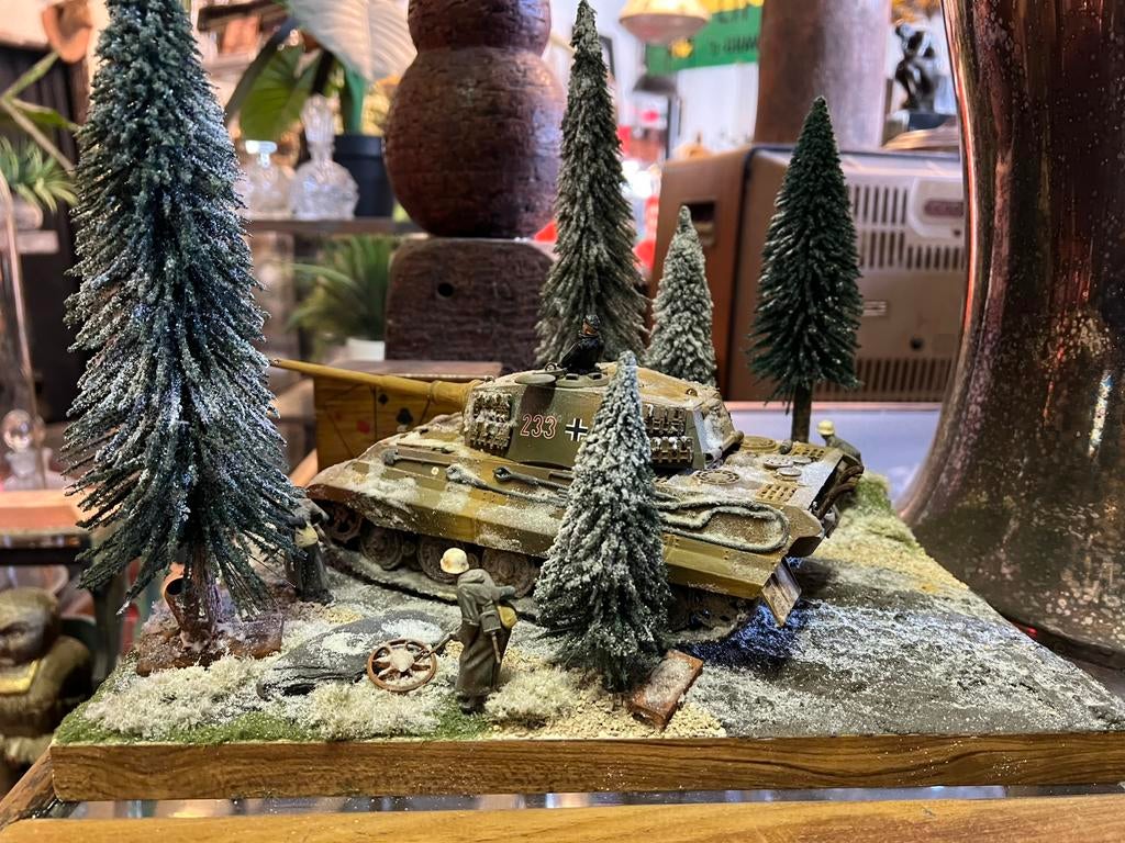 Prachtige diorama WO2 winter Köningstiger, Ophalen, 1:35 tot 1:50, Nvt, Nvt