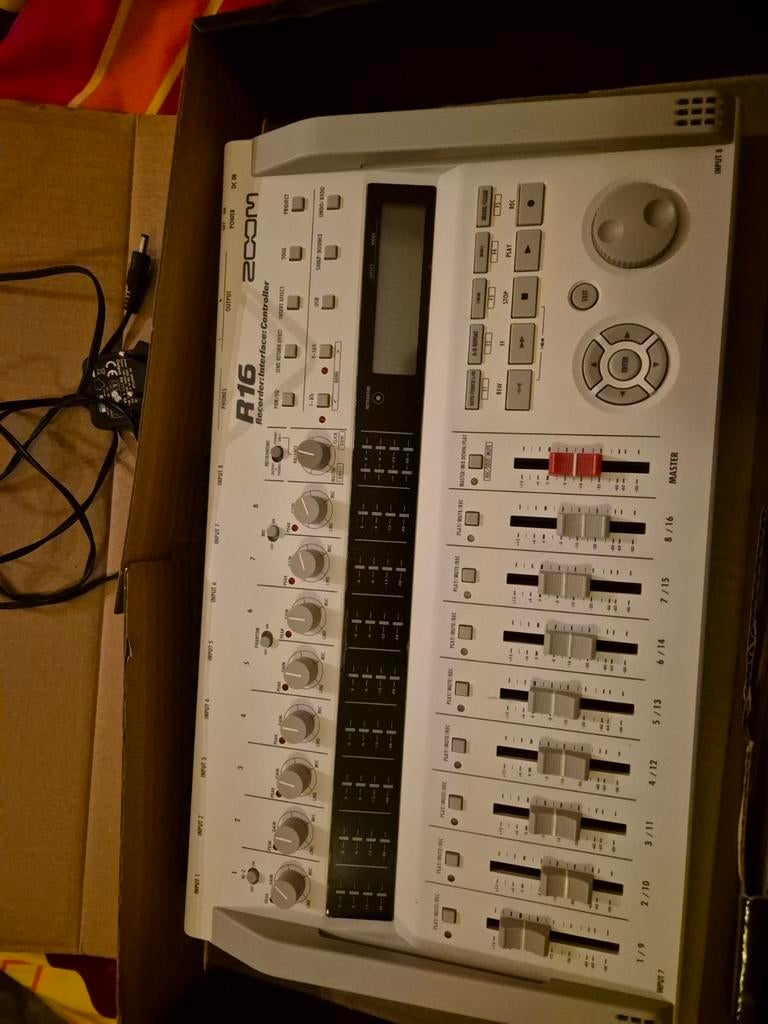 Zoom R16 Digitale Recorder/Interface/Controller, Muziek en Instrumenten, Mengpanelen, Ophalen, Zo goed als nieuw, 10 tot 20 kanalen