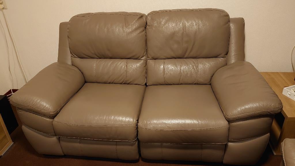Bankstel 2-zits leer taupe elektrisch/relax, Ophalen, 150 tot 200 cm, Zo goed als nieuw, Rechte bank