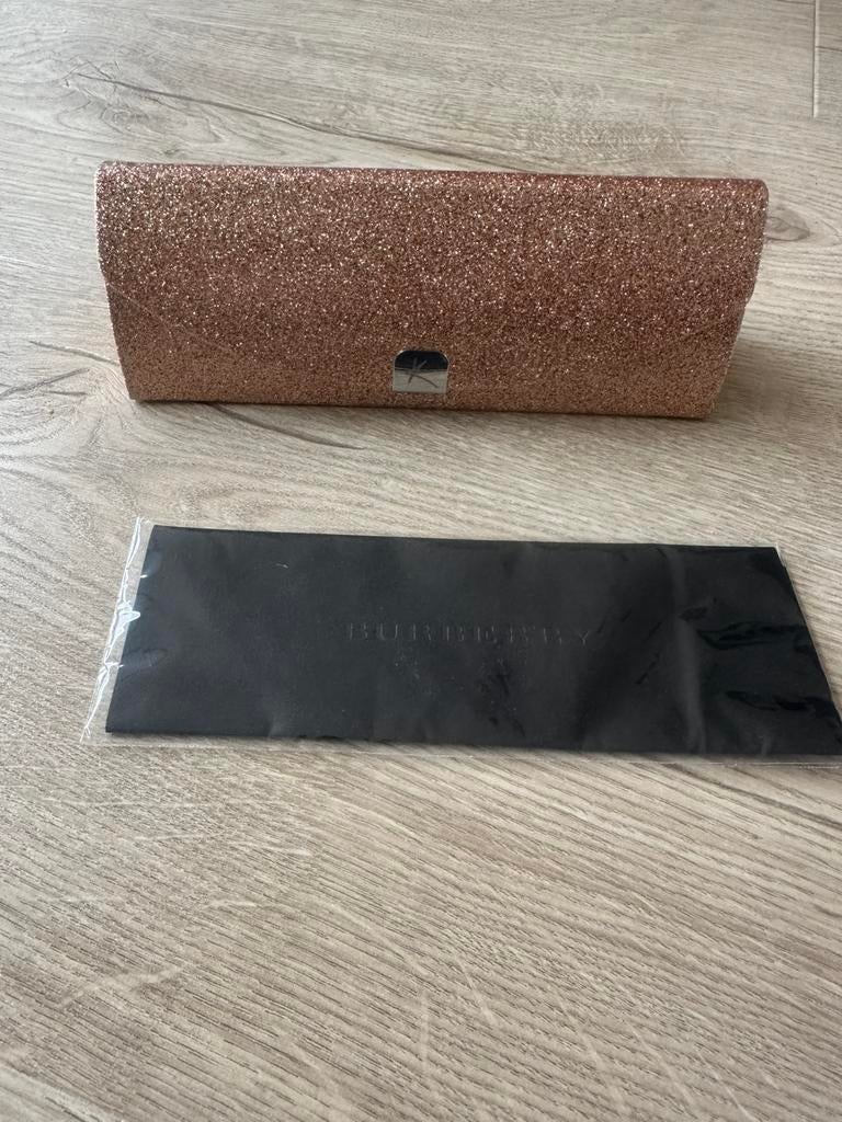 GLOEDNIEUWE Brillenkoker Kylie Minoque+Brildoekje, Overige merken, Overige kleuren, Nieuw, Ophalen of Verzenden