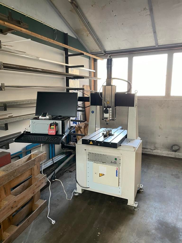 Körner freesbank met Linux CNC besturing, Ophalen of Verzenden, Zo goed als nieuw, Elektrisch, Overige soorten