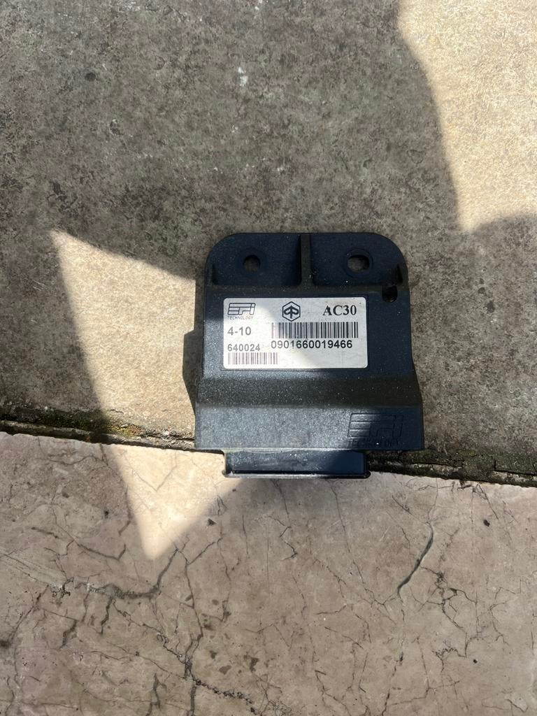 Vespa LX 4t 4V ECU en spanningsregelaar, Ophalen of Verzenden, Zo goed als nieuw, Overige typen, Vespa