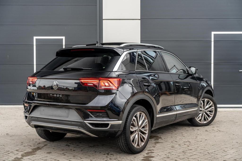 Volkswagen T-Roc 1.5 TSI Sport Leder|Camera|Carplay|Pano|VOL, 1498 cc, 4 cilinders, 150 pk, Leder
