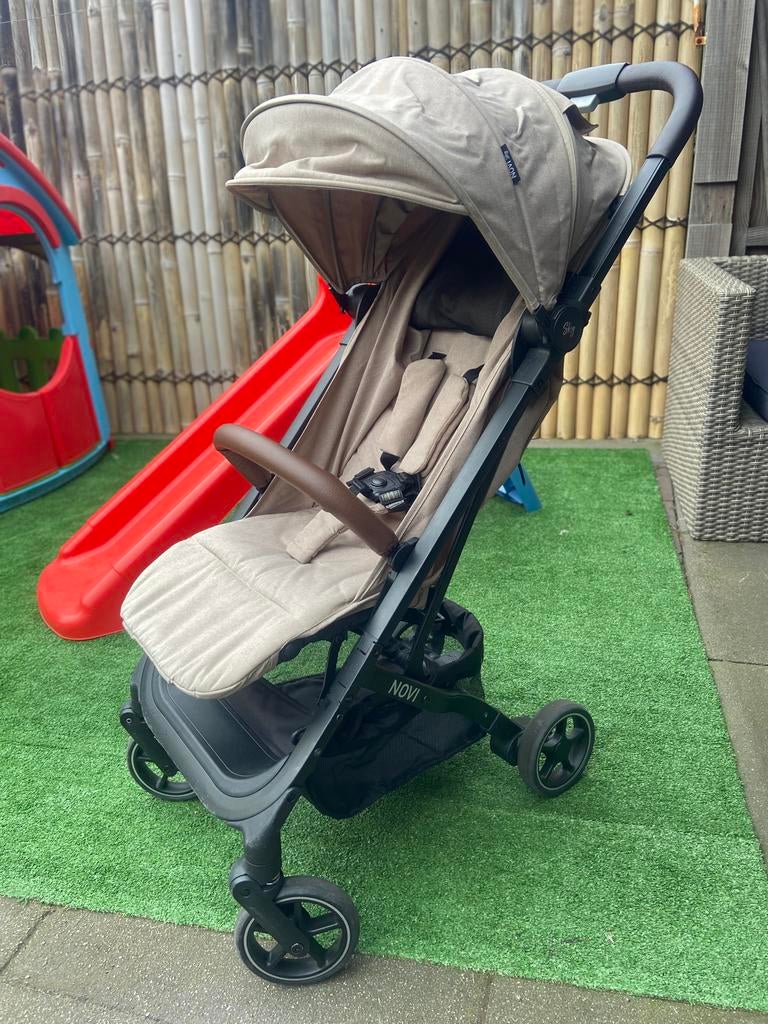 Novi Baby Sky Taupe Buggy - Zeer Goede Staat, Ophalen, Zo goed als nieuw, Overige merken, Verstelbare rugleuning