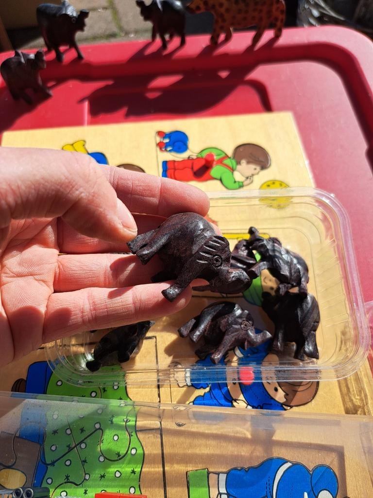 Familie van 12 Ebbenhouten Mini-Olifanten - Afrikaanse Kunst, Ophalen of Verzenden, Zo goed als nieuw, Dier