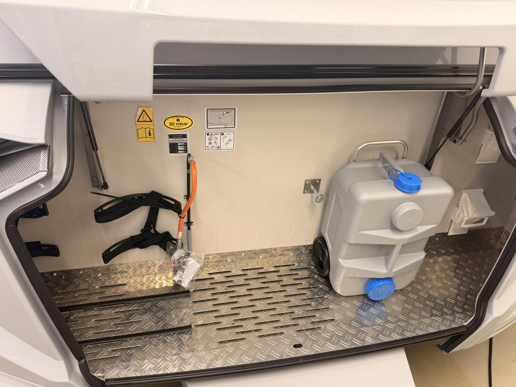 Knaus Sudwind Black Selection 500 EU +vloerverwarming+HCR ma, Caravans en Kamperen, Caravans, Rondzit, Bedrijf, Schokbreker, 5 tot 6 meter